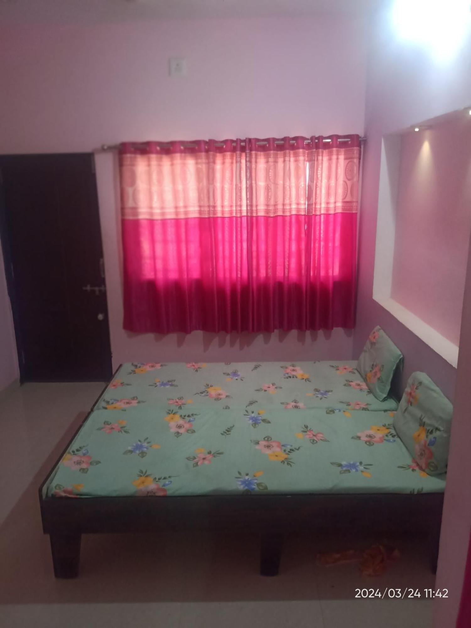 Dwarka Home Stay 2 Only Family 外观 照片