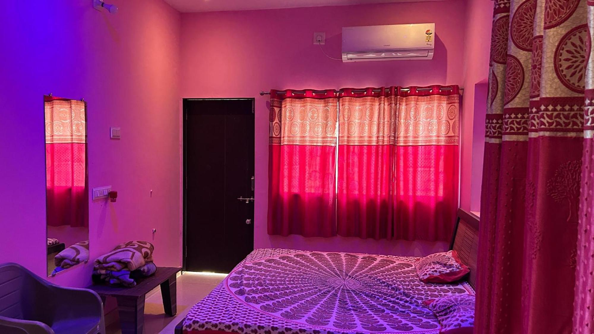 Dwarka Home Stay 2 Only Family 外观 照片